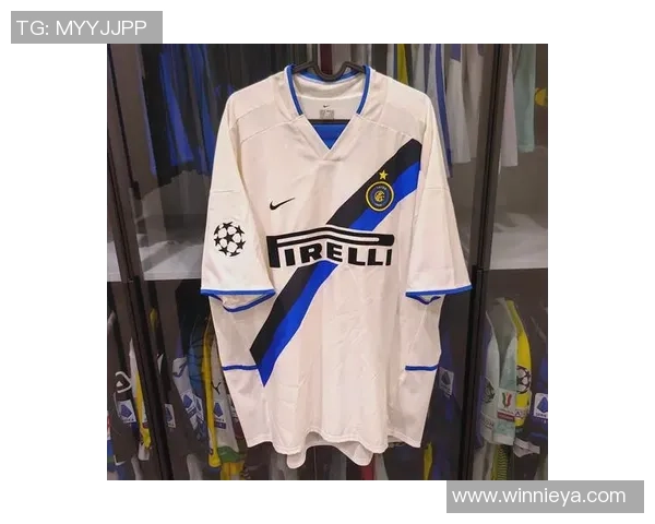 足球8号球衣的传奇归属谁 探索这位球星背后的辉煌历史